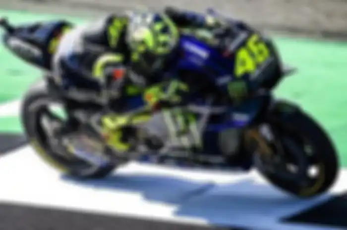 Valentino Rossi anggota klub 1 menit 58 detik hasil kombinasi kedua tercepat di belakang Fabio Quartararo