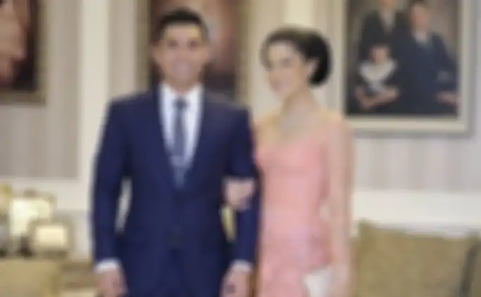 Pasangan Dian Sastro dan Maulana Indraguna Sutowo.