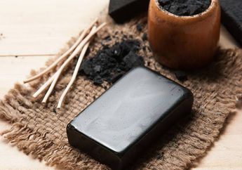 6 Sabun Cuci Muka Berbahan Arang yang Dapat Mengangkat Komedo Sekaligus Mencerahkan Kulit