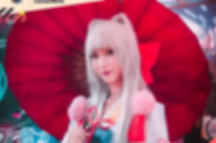 Sherlin Tsu sedang jadi cosplayer Kagura