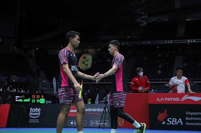 Pasangan ganda putra Indonesia, Fajar Alfian/Muhammad Rian Ardianto, pada babak kedua Singapore Open 2022 di Singapore Indoor Stadium, Kamis (14/7/2022).