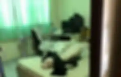 Jatuh dari Kursi dan Meringkuk di Sisi Tempat Tidur, Ayah Kaget pas Tahu Anaknya Tewas Mengenaskan di Dalam Kamar, Penyebab Kematiannya Benar-benar Tak Terduga
