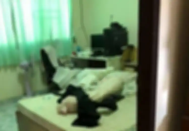 Jatuh dari Kursi dan Meringkuk di Sisi Tempat Tidur, Ayah Kaget pas Tahu Anaknya Tewas Mengenaskan di Dalam Kamar, Penyebab Kematiannya Benar-benar Tak Terduga
