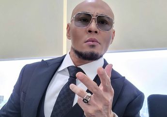 Tulang Punggungnya Rusak Parah hingga Bikin Dokter Tak Bisa Berkata-kata Usai Tahu Dirinya Masih Sanggup Berdiri, Deddy Corbuzier Cuma Sisakan 1 Bagian Ini yang Normal: Scary but Amazing