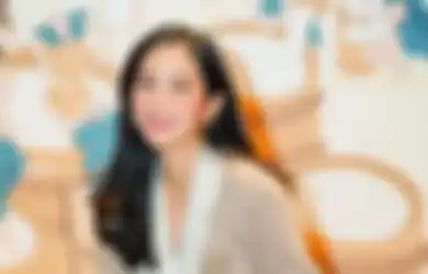 Tutup Mulut Nyinyir yang Tuding Dirinya Matre, Bunga Zainal Beberkan Alasannya Klepek-klepek dengan Pria 18 Tahun Lebih Tua: Ya Aku Suka Aja!