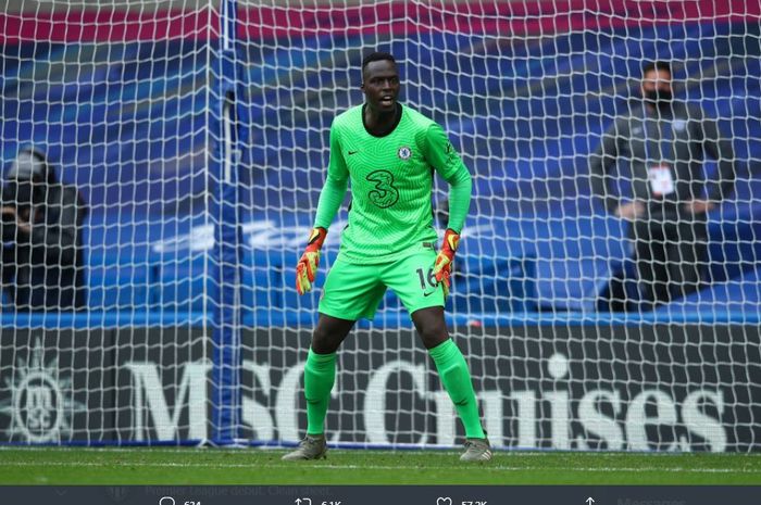 Kiper Chelsea, Edouard Mendy, beraksi dalam laga Liga Inggris kontra Crystal Palace.