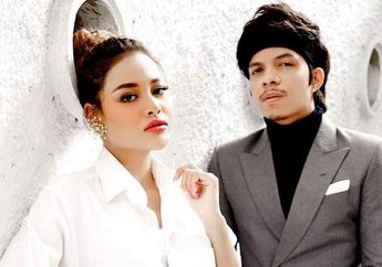 Aurel Hermansyah Mengenakan Adat Jawa Berkebaya Putih, Intip Detail Riasan sang Manten saat Akad Nikah Lengkap dengan Masker dan Face Shield