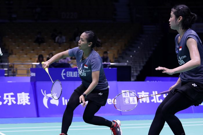 Duet ganda putri Indonesia, Della Destiara Haris/Rizki Amelia Pradipta, ketika bertanding di babak kedua Kejuaraan Asia 2019.