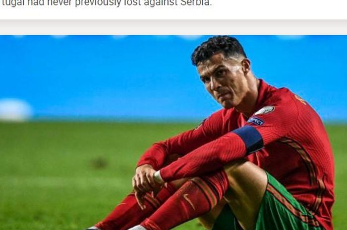 Ekspresi megabintang timnas Portugal, Cristiano Ronaldo, dalam laga Grup A Kualifikasi Piala Dunia 2022 Zona Eropa kontra timnas Serbia di Stadion do SL Benfica, Minggu (14/11/2021).