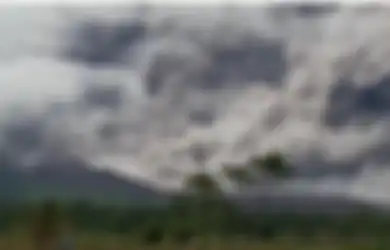 Aktivitas Gunung Semeru Masih Tinggi, Badan Geologi Naikkan Status Jadi Siaga, Ini Imbauan yang Perlu Diperhatikan Warga Sekitar