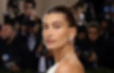 Biodata Artis Hailey Bieber, Istri Justri Bieber yang Digosipkan Berseteru dengan Selena Gomez Gegara Alis