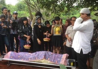 Artis Cantik yang Jenazahnya Dimandikan 3 Kali dengan Detergen Ini Ternyata Lakukan Kamuflase dengan Wig Beberapa Hari Sebelum Wafat, Kenapa?