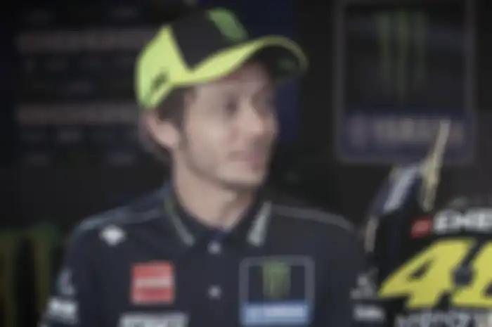 Valentino Rossi dapat saran dari para rivalnya, apakah akan ters membalap di MotoGP ataukah pindah ke Superbike