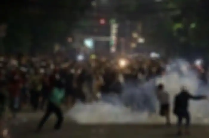 Bentrokan di depan gedung Bawaslu, Jakarta pada Rabu (22/5/2019).