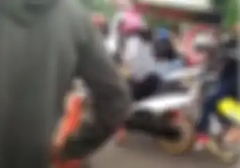 Video Start Drag Bike Kecot,  Tiba-tiba Dari Belakang Ada yang Loncat dan Jadi Bahan Nyinyir Netizen