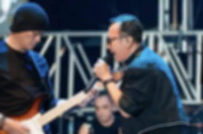 Konser Dewa 19 di Jakarta, Iriana Jokowi minta Ari Lasso bawakan lagu ini.