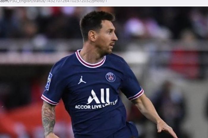 Megabintang Paris Saint-Germain, Lionel Messi, beraksi dalam laga Liga Prancis kontra Reims di Stade Auguste-Delaune, Minggu (29/8/2021).