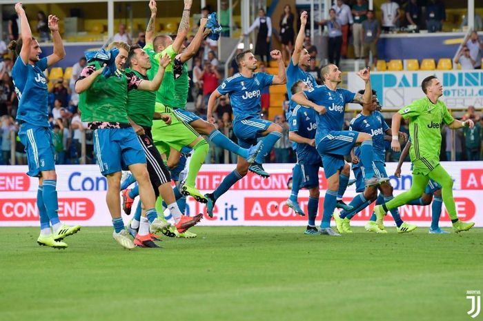 Pemain Juventus merayakan kemenangan 1-0 melawan Parma pada laga pembuka Serie A Liga Italia 2019-2020 pada Ahad (25/8/2019) di Stadion Ennio Tardini, Parma.