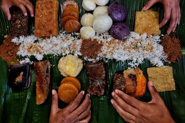 Berbagai budaya di seluruh dunia sering kali memulai tahun baru dengan makanan lezat yang dipercaya akan memberikan keberuntungan. Dari donat yang melindungi dari penyihir hingga kue kering yang akan meramal nasib.