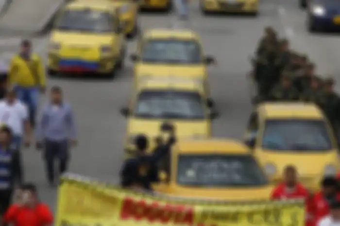 Demo pengemudi taksi di Kolumbia meminta Uber untuk hengkang