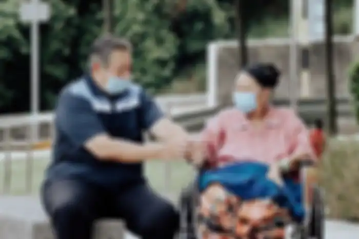 Ani Yudhoyono diperbolehkan keluar kamar untuk pertama kalinya