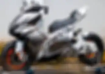 Modifikasi Motor Yamaha Aerox Gaya Racing, Bodi Custom Berbahan Aluminium Kaki-kaki Full Upgrade
