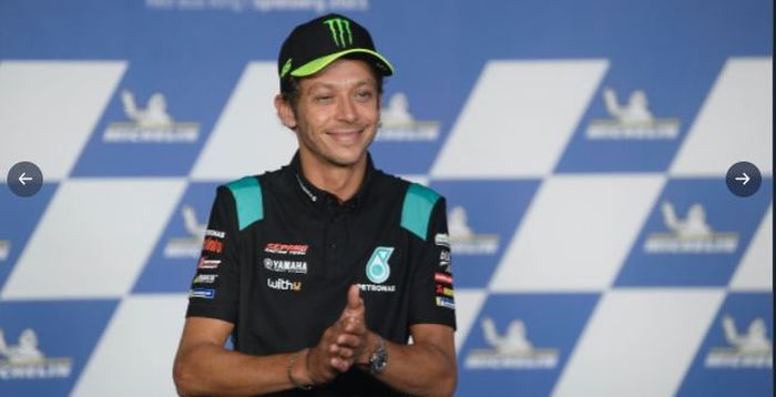 Pembalap Petronas Yamaha SRT, Valentino Rossi, ketika mengumumkan pensiun pada akhir MotoGP 2021 dalam sesi konferensi pers di Red Bull Ring, Spielberg, Kamis (5/8/2021).