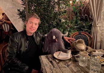 Dijuluki 'Miliarder Gelandangan', Pengusaha dengan Kekayaan Rp34 Triliun ini Justru Tak Memiliki Rumah dan Mengaku Bosan Terus Menghasilkan Uang