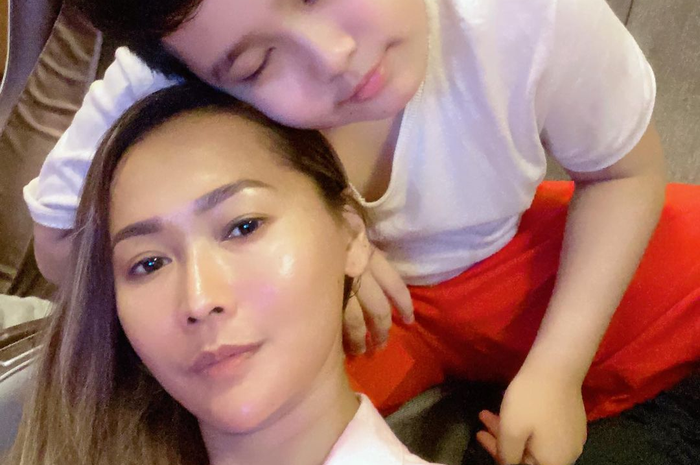 Inul Daratista dan putranya Ivan