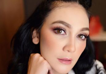 Syahrini Dikabarkan Akan Menikah Besok, Luna Maya Ternyata Sempat Tampil Pangling dengan Busana Pengantin