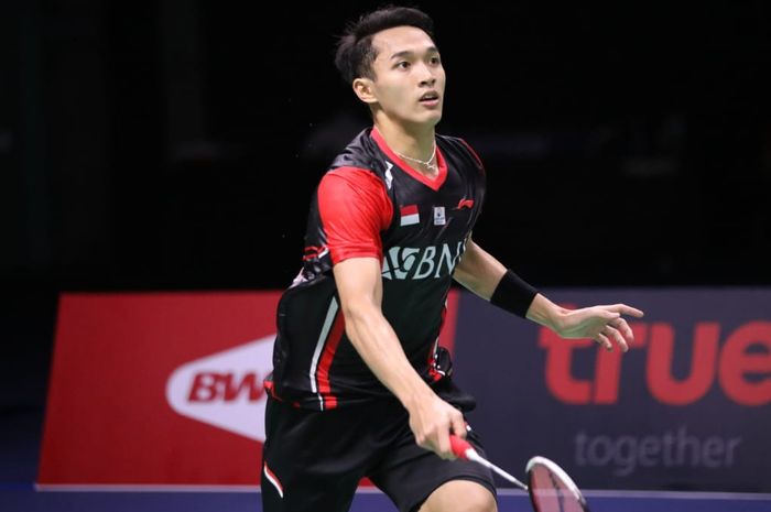 Aksi tunggal putra Indonesia, Jonatan Christie pada Thomas Cup 2022 di Impact Arena Bangkok, Thailand.