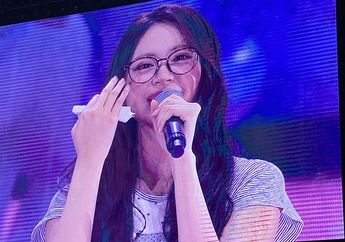 Menangis Terharu! Carmen Hearts2Hearts Dapat Kejutan Ultah Saat Fanmeeting di Jakarta