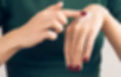 Kulit Tangan Belang Bikin Hilang Percaya Diri, Tak Usah Pakai Skincare Mahal Cukup Gosokan Bahan yang Satu Ini