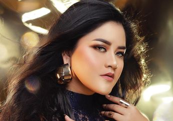 Bak Fashionsita, Kahiyang Ayu Putri Presiden Jokowi Tampil Glamor saat Hadiri Acara Fashion Show