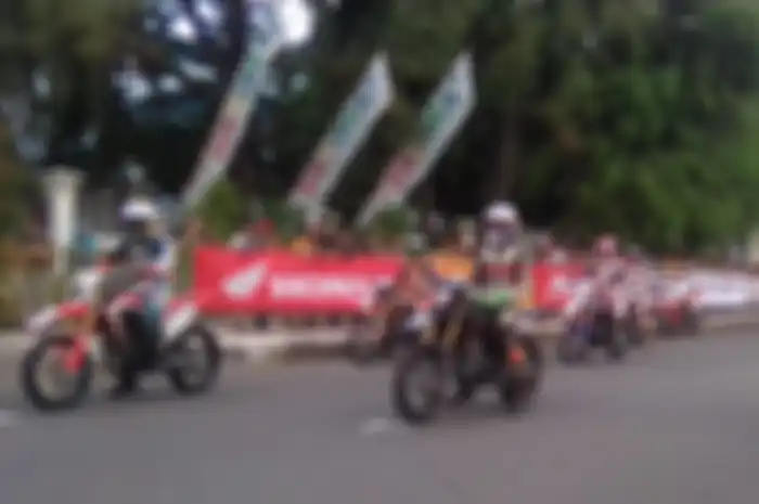 Ajang balap pembinaan pembalap Honda, Honda Dream Cup 2019 gelar ronde perdana di sirkuit lapangan Murjani, Banjarbaru-Kalsel, (13/7/2019)