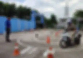 Polisi Ungkap Alasan Ujian SIM Motor Harus Zig-zag dan Manuver Angka 8