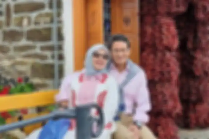 Sandiaga Uno dan istrinya