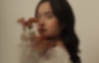 Satine Zaneta Belajar Merelakan Sesuatu di Single Baru 'Pada Waktunya'