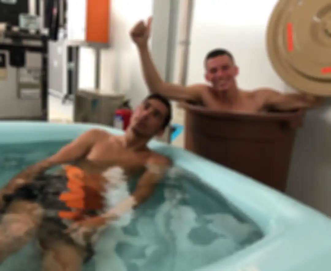 Toprak Razgatlioglu mandi di paddock Sirkuit Mandalika saat WSBK Indonesia 2021