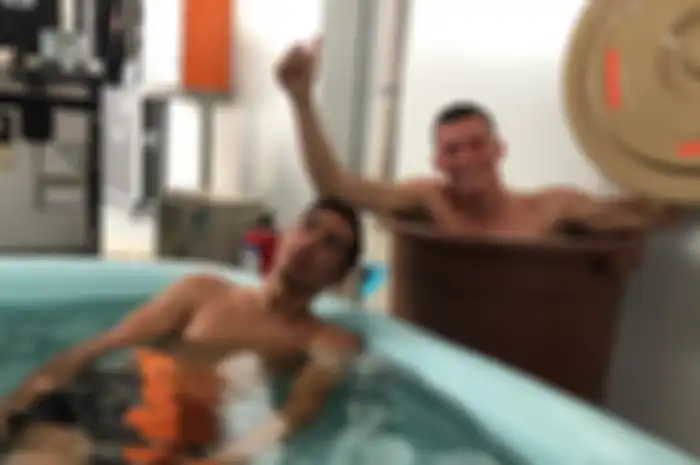 Calon juara dunia WSBK mandi di paddock Sirkuit Mandalika saat WSBK Indonesia 2021