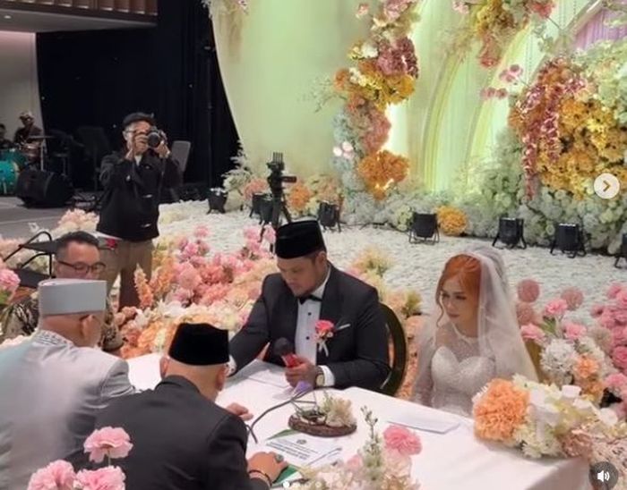  Virgoun dan Lindi Fitriyana melangsungkan akad nikah Kamis, (26/2/2026).