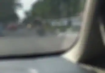 Anarkis! Video Bikers Rusak Mobil Saat Iringi Jenazah  di Makassar