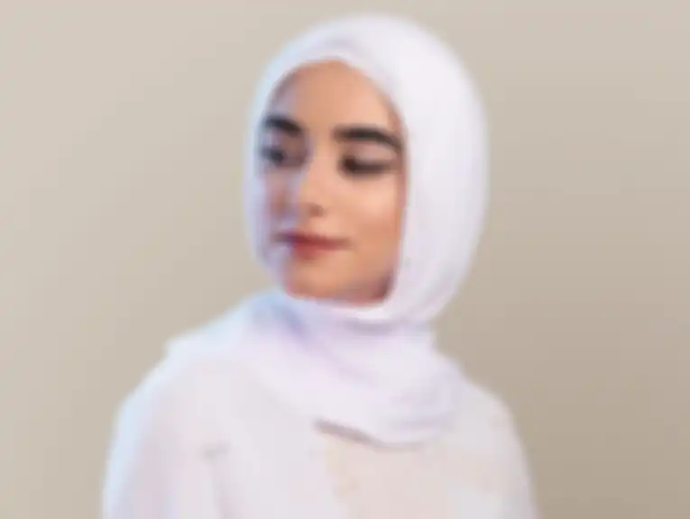 warna hijab yang cocok untuk semua warna baju: putih