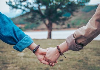 5 Arti Mimpi Ditembak Romantis oleh Gebetan, Ternyata Jadi Pertanda Adanya Perasaan Cinta yang Lebih dalam Hal Ini, Simak Penjelasannya