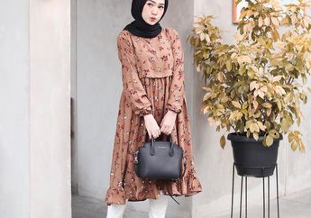 4 Inspirasi Paduan Tunik Hijab & Celana Putih yang Modis ala Selebgram