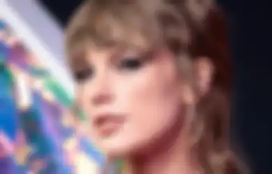Taylor Swift Tampil dengan Gaun Hitam di MTV VMAs 2023. Smash or Pass?