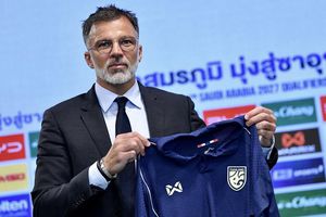 Proyek Naturalisasi Thailand Terbongkar! Anthony Hudson Incar 4 Pemain Diaspora Eropa demi Juara Piala AFF