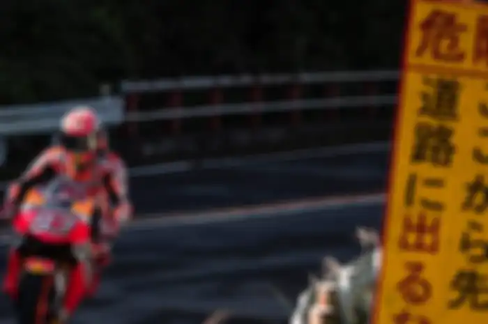 Marc Marquez sliding di jalanan pegunungan Hakone