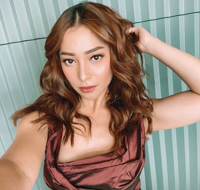 Penampilan cantik putih mulus Nikita Willy