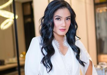 Titi Kamal Berhijab, Penampilan Terbarunya Langsung Bikin Pangling Netizen hingga Tuai Pujian